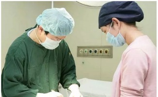 男子花17万屁股整形后肛门功能受损，警示医疗美容风险