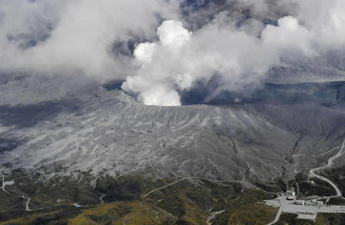 南海海槽地震风险与富士山喷发的潜在影响